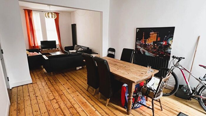 8 Bedroom Terraced House To Rent In Rippingham Road, Withington, Manchester, M20
