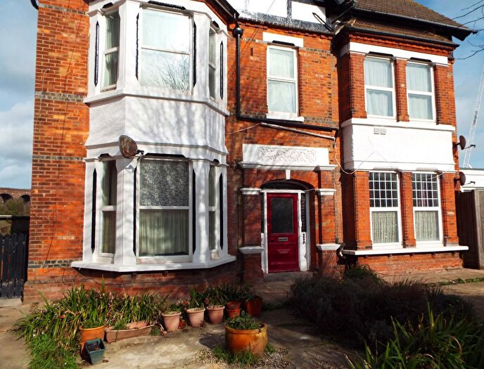 1 Bedroom Flat To Rent In Copthall Gardens, Folkestone, CT20