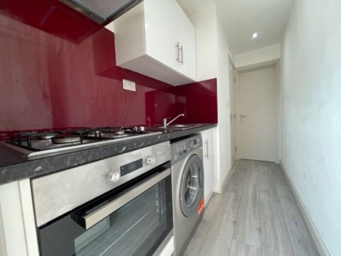 1 Bedroom Studio To Rent In Curzon Road, Thornton Heath, Surrey, CR7