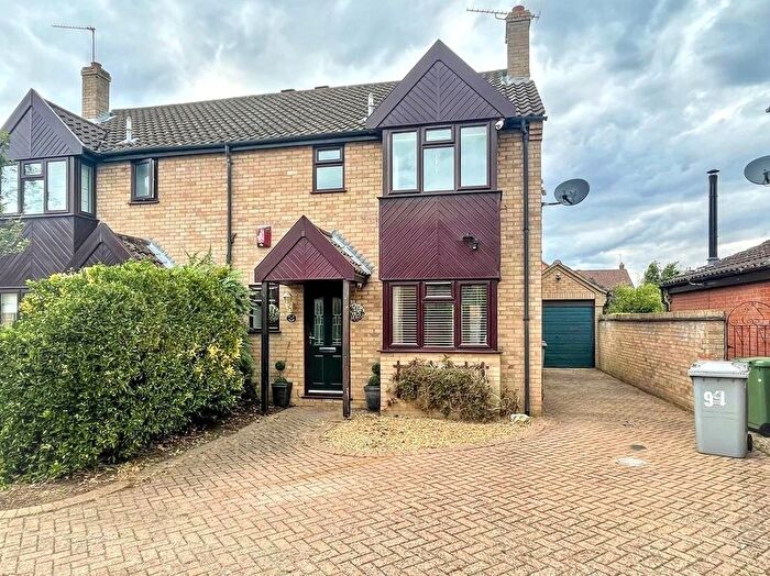 3 Bedroom Semi-Detached House To Rent In Shakespeare Way, Taverham, Norwich, NR8