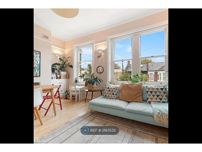 2 Bedroom Flat To Rent In Denmark Road, London, SE5