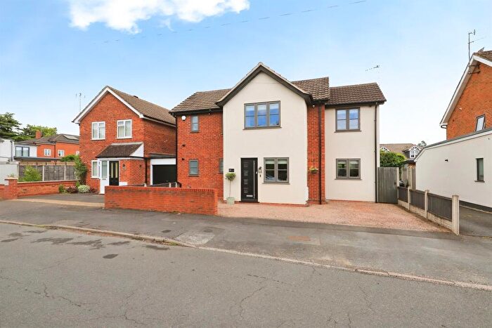 3 Bedroom Link Detached House For Sale In Farfield, Kidderminster, DY10