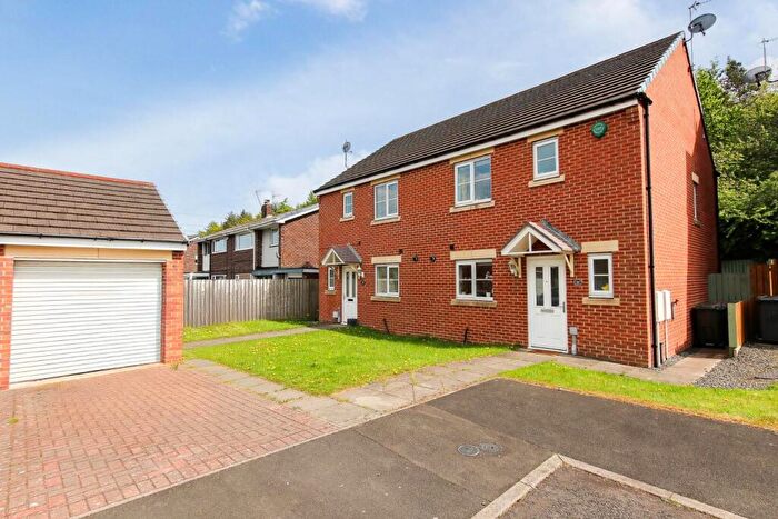3 Bedroom Semi-Detached House For Sale In Mead Court, Forest Hall, NE12
