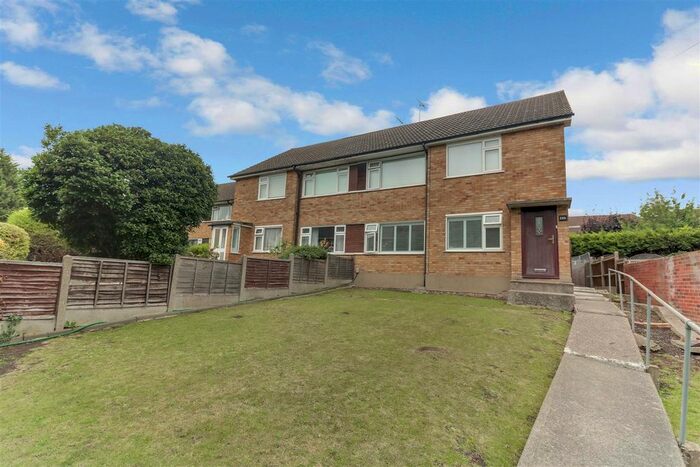 2 Bedroom Flat To Rent In High Road, Benfleet, SS7