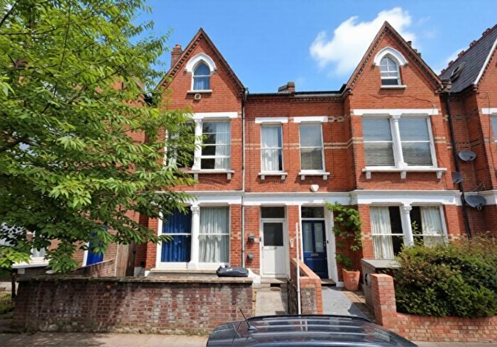6 Bedroom End Of Terrace House For Sale In Fairbridge Road, Islington, London, N19