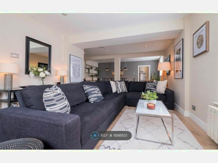 4 Bedroom End Of Terrace House To Rent In Hampton Street, Brighton, BN1