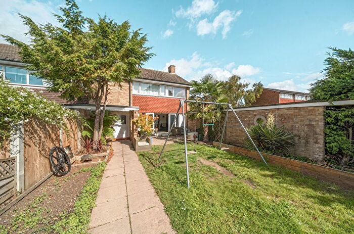 4 Bedroom End Terrace House For Sale In West Molesey, Surrey, KT8