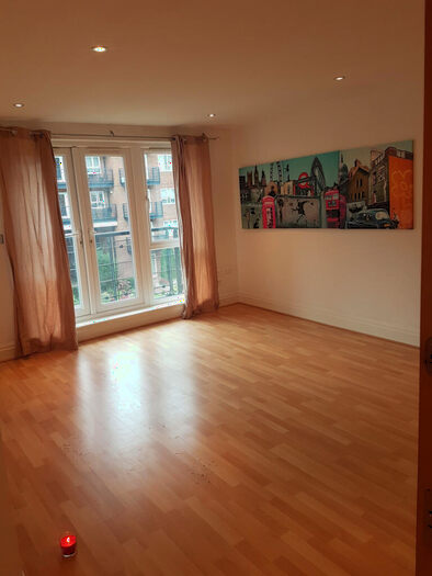2 Bedroom Flat To Rent In Kingston Upon Thames, KT2