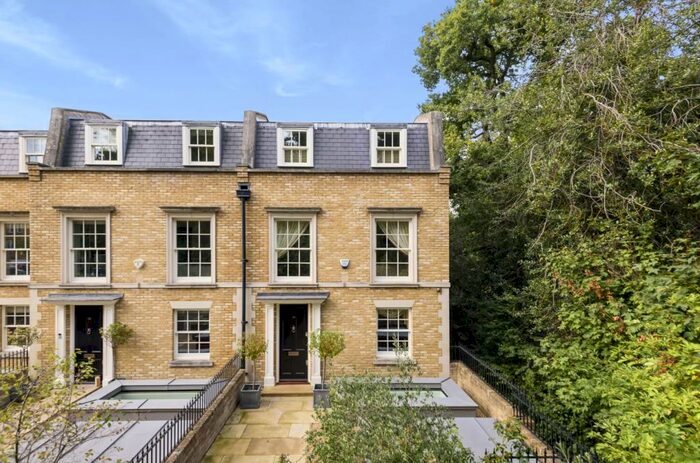 5 Bedroom Detached House To Rent In Woodclyffe Drive Chislehurst, BR7