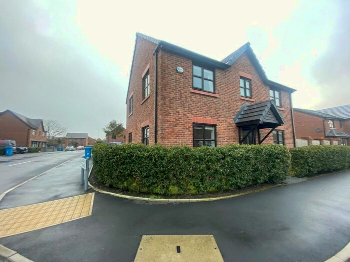 4 Bedroom Detached House To Rent In Highclove Lane, Worsley, M28