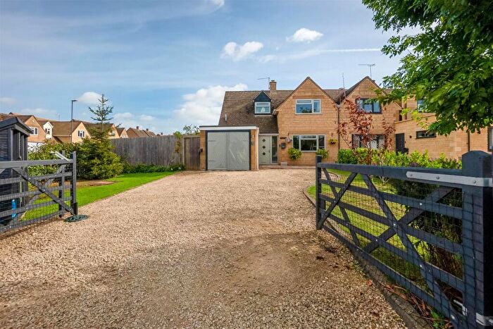 3 Bedroom Semi-Detached House For Sale In Meon Road, Mickleton, GL55