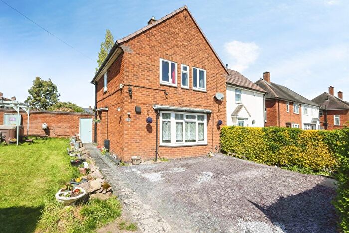 3 Bedroom Semi Detached House For Sale In Campden Green, Solihull, B92