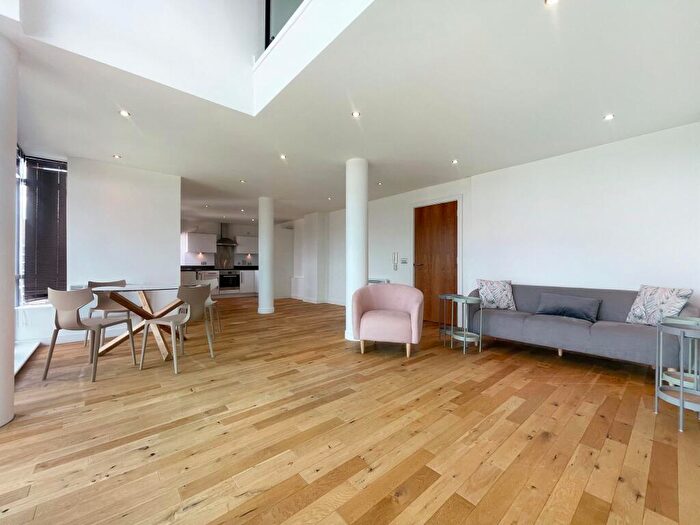 3 Bedroom Penthouse To Rent In Montague, Gotts Road, Leeds City Centre, LS12