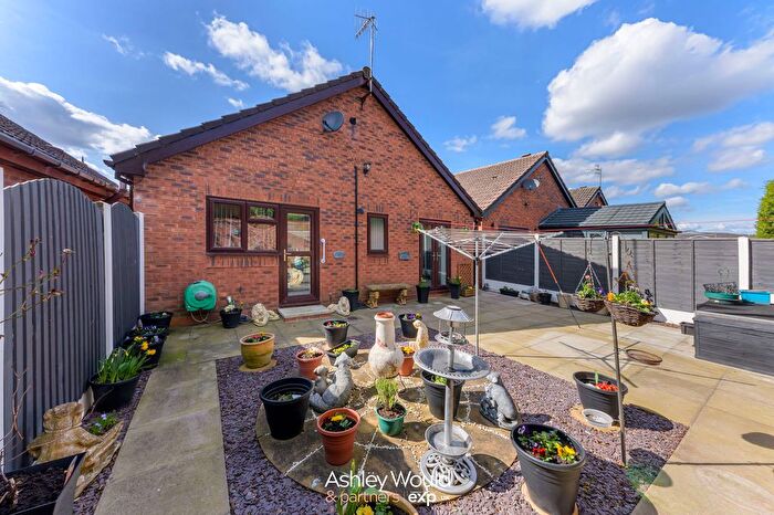 2 Bedroom Bungalow For Sale In Spinners End Drive, Cradley Heath, B64