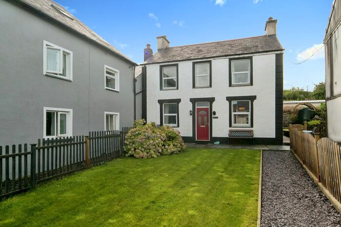 3 Bedroom Semi-Detached House For Sale In Llanllyfni, Caernarfon, Gwynedd, LL54