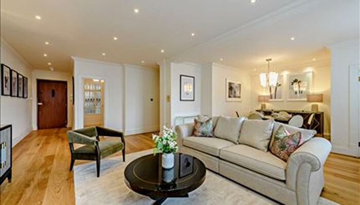 3 Bedroom Flat To Rent In Park Road, Strathmore Court, NW8