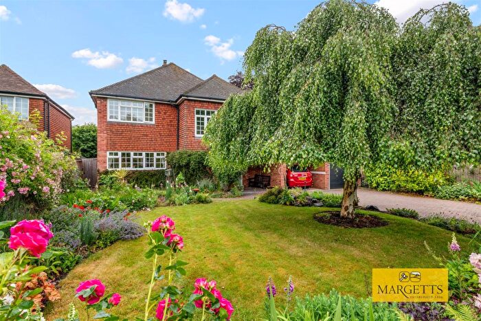 4 Bedroom Detached House For Sale In Vicarage Lane, Sherbourne, Warwick, CV35