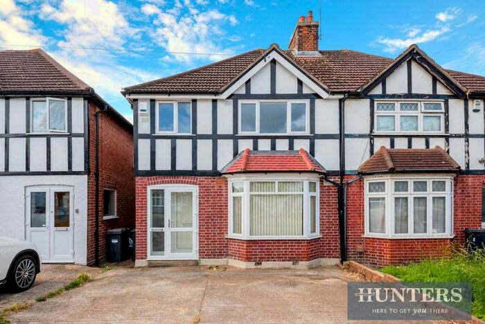 3 Bedroom Semi-Detached House To Rent In Westway, Heston, TW5