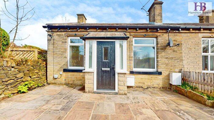 3 Bedroom End Of Terrace House For Sale In Halifax Road, Brighouse, HD6