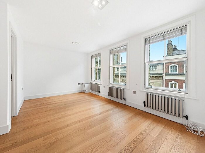 2 Bedroom Flat To Rent In Wellington Street, Covent Garden, WC2E