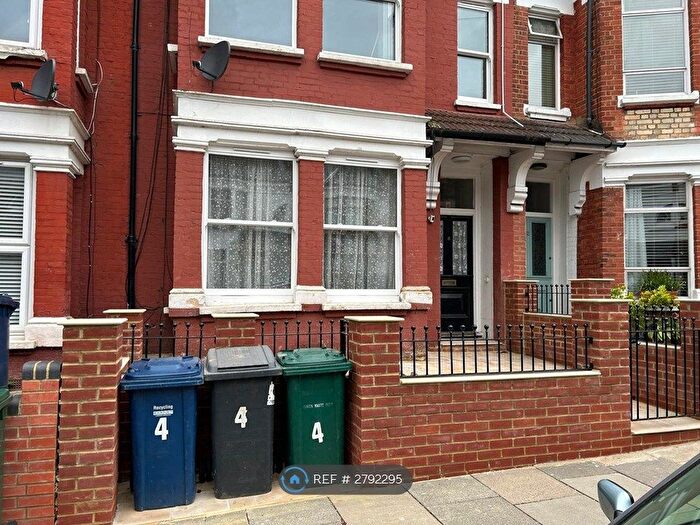 4 Bedroom Terraced House To Rent In Park Hall Road, London, N2