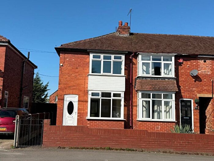 2 Bedroom Semi-Detached House To Rent In Grosvenor Road, DN11