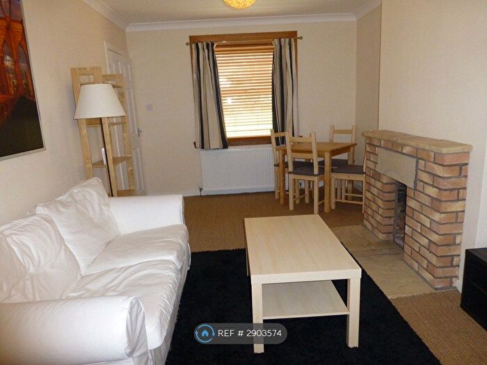 2 Bedroom Flat To Rent In St John Street, Stirling, FK8