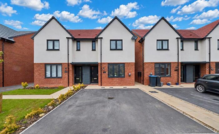 3 Bedroom House For Sale In Arromanches Avenue, Hinckley, LE10