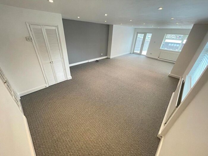 3 Bedroom Semi-Detached House To Rent In Broadwater Dale, Letchworth Garden City, SG6