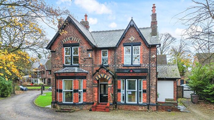 5 Bedroom Detached House For Sale In Willow Bank, Newton-Le-Willows, WA12