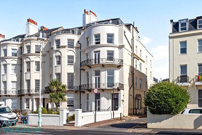 2 Bedroom Apartment For Sale In Marine Parade, Brighton, BN2