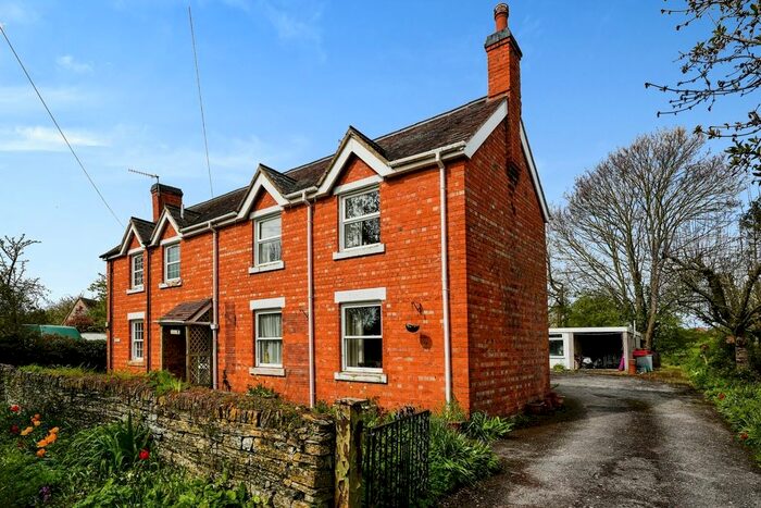 3 Bedroom Semi-Detached House For Sale In School Lane, Middle Littleton, Evesham, Worcestershire, WR11