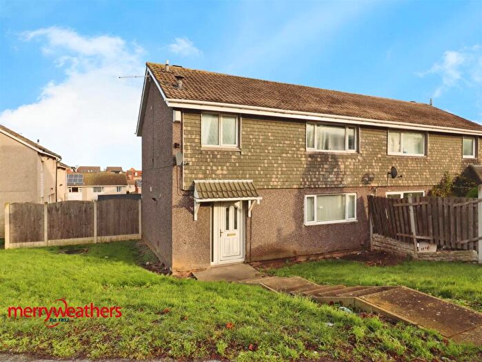 3 Bedroom Semi Detached House For Sale In Thompson Close, Rawmarsh, Rotherham., S62
