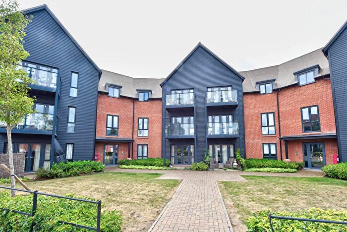 2 Bedroom Apartment For Sale In Barnsletts, Henley On Thames, RG9