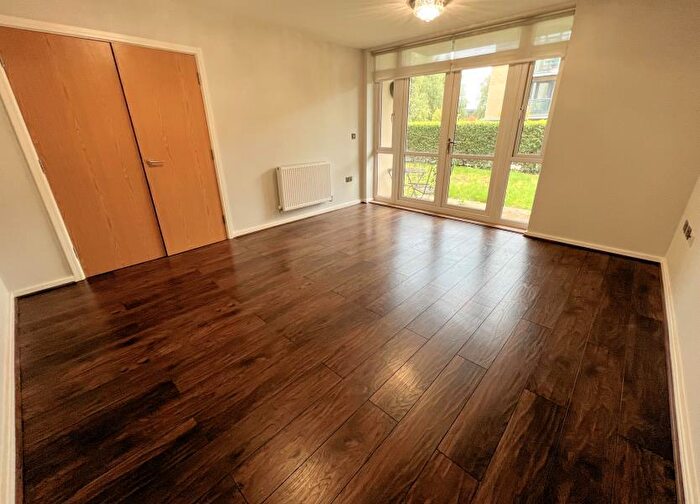 2 Bedroom Flat To Rent In Thirleby Road, Mill Hill East, NW7