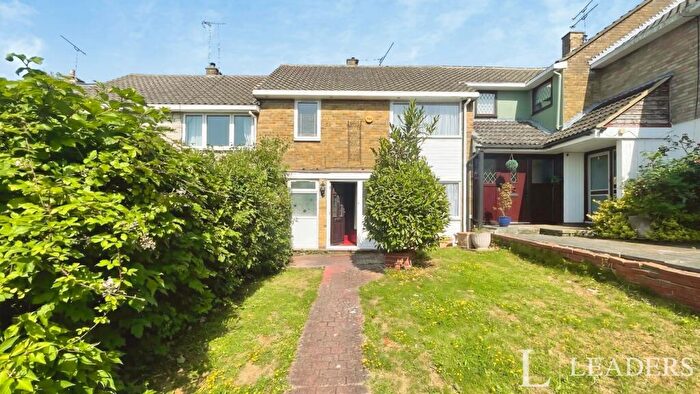3 Bedroom Terraced House To Rent In Threshelford, SS16