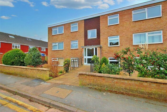 2 Bedroom Apartment To Rent In Chesham Road, Guildford, Surrey, GU1