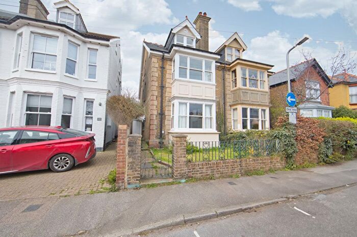 5 Bedroom Semi Detached House For Sale In Blenheim Road, Deal, Kent, CT14