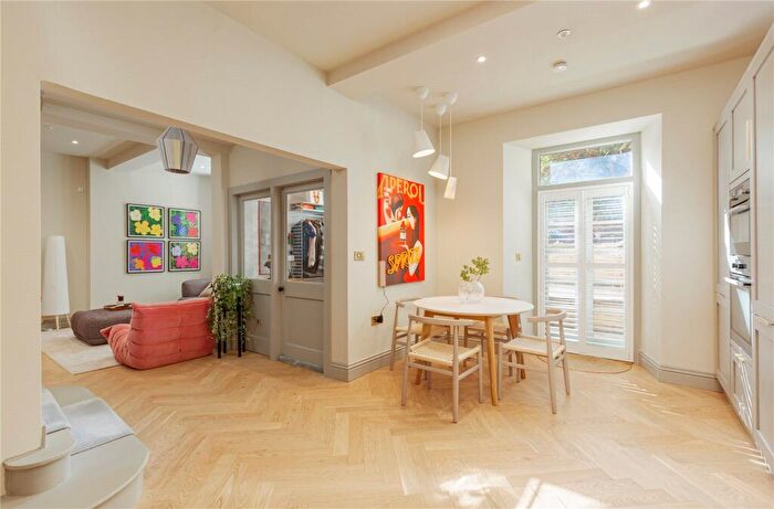 2 Bedroom Apartment For Sale In Inverleith Terrace Lane, Inverleith, Edinburgh, EH3