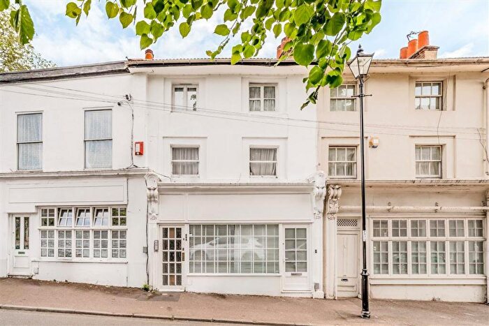 2 Bedroom Flat For Sale In Brandram Road, Lewisham, SE13