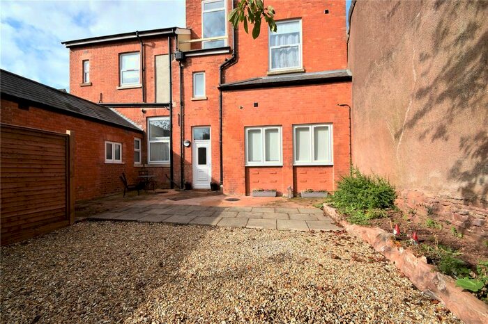 1 Bedroom Flat To Rent In Fore Street, Cullompton EX15