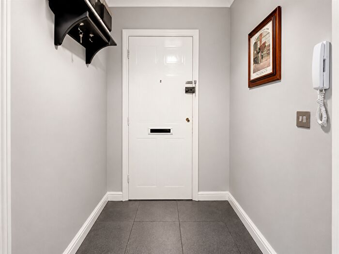 Studio For Sale In Summerview Court, Mill Street, Luton, LU1