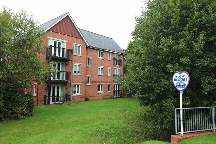 2 Bedroom Flat For Sale In Alder Court, Fleet, Hampshire, GU51