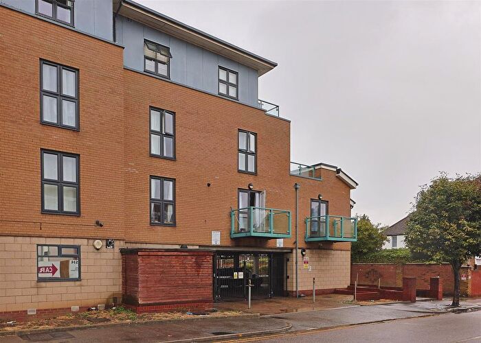 1 Bedroom Flat For Sale In Narev Court, Cedar Avenue, Enfield, EN3