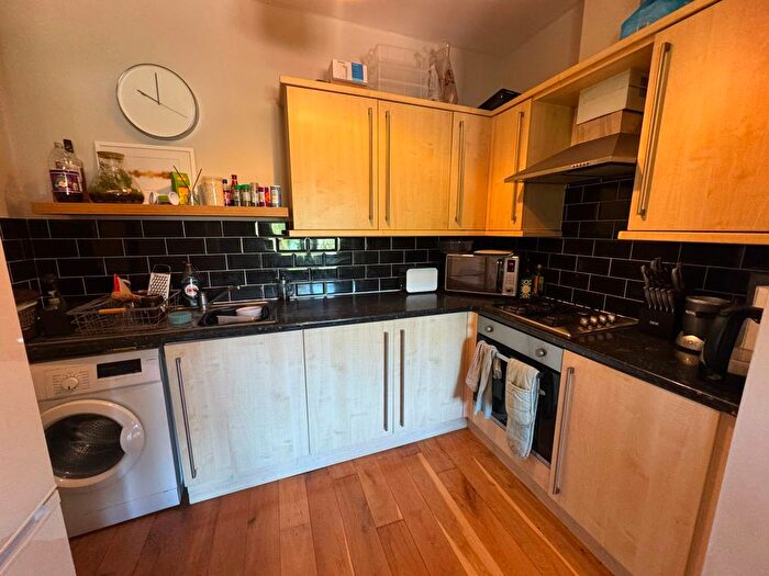 1 Bedroom Flat To Rent In Vestry Road, E17