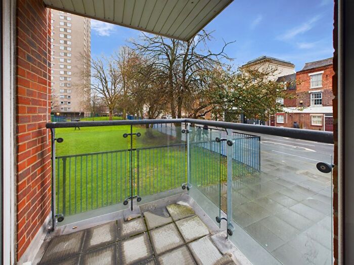 2 Bedroom Flat For Sale In Harbour Ridge, Queen Street, Portsmouth, PO1