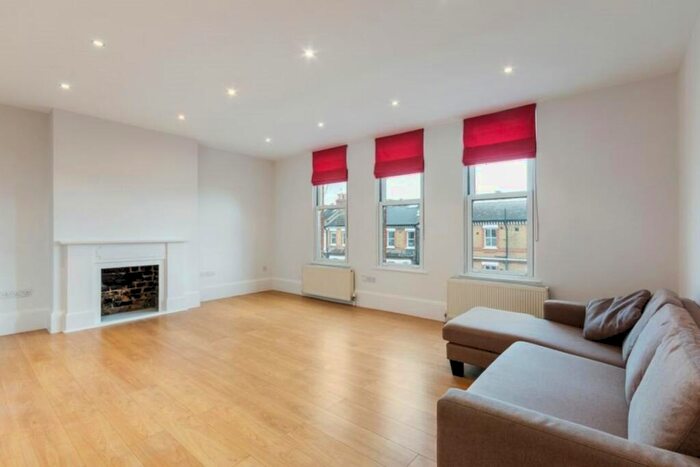 1 Bedroom Flat To Rent In Battersea Rise, Battersea, SW11