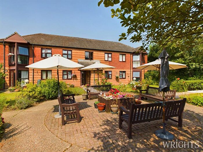2 Bedroom Retirement Property For Sale In Roseacre Gardens, Welwyn Garden City, AL7