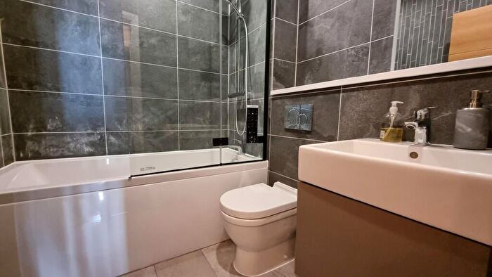 2 Bedroom Apartment To Rent In Camden Street, Jewellery Quarter, Birmingham, B1