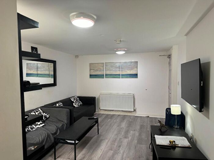 6 Bedroom House To Rent In Adelaide Road, Liverpool, Merseyside, L7